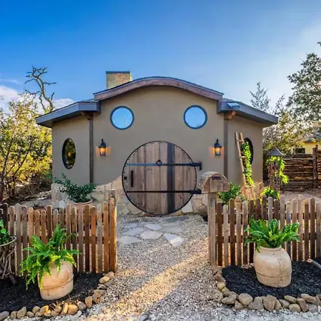 Villa Traveler Hobbit House Hot Tub Bbq Wifi Fredericksburg